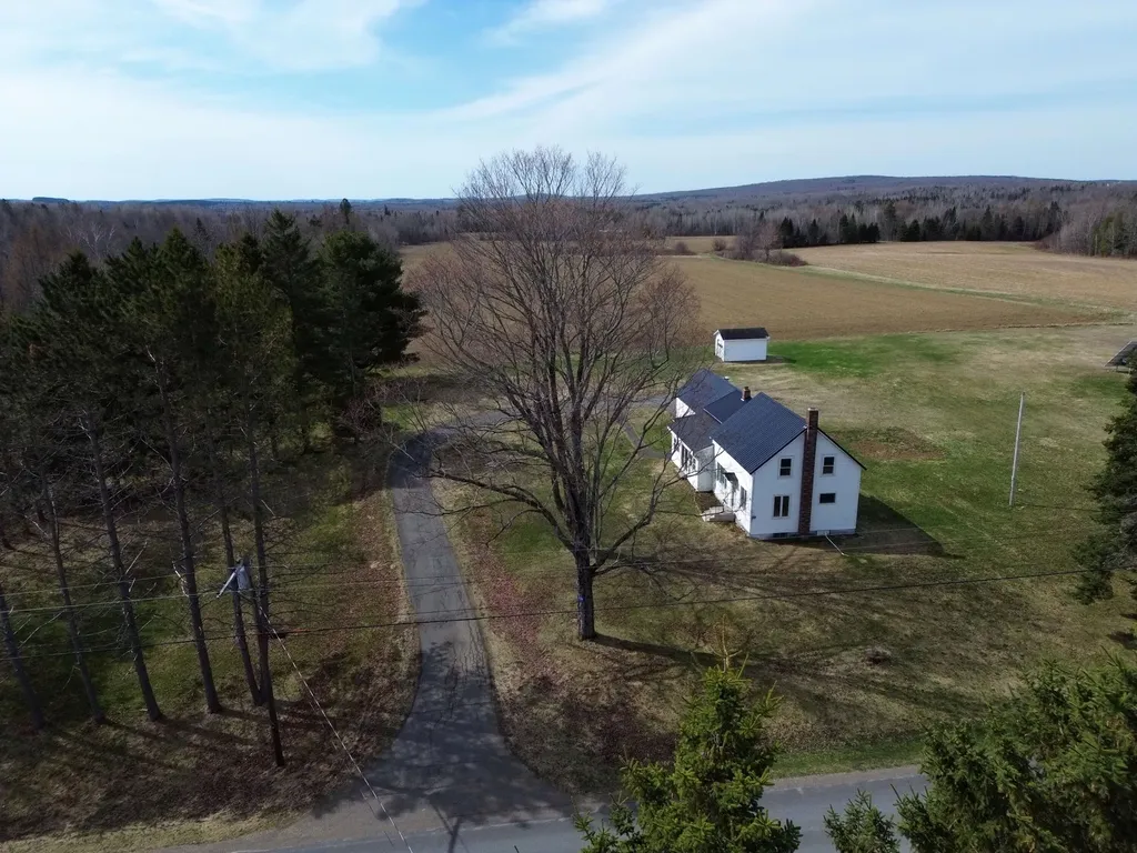 206 E Plantation Road Blaine ME 04734