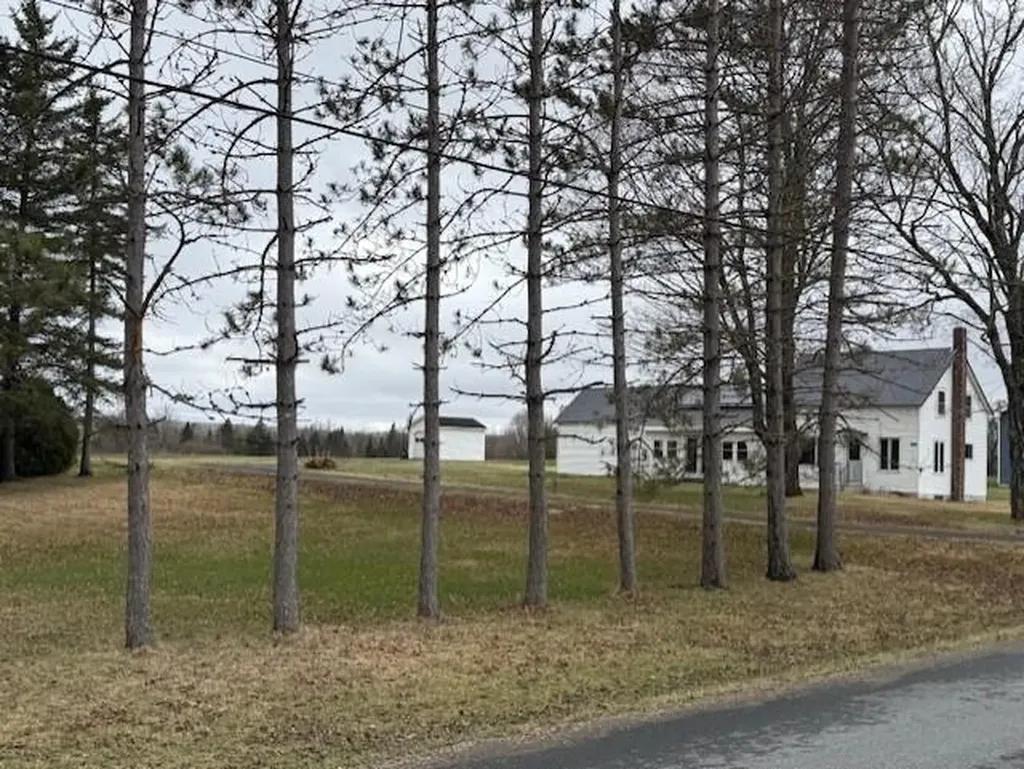 206 E Plantation Road Blaine ME 04734