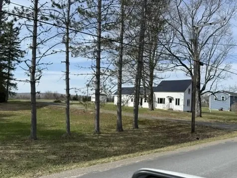 206 E Plantation Road Blaine ME 04734