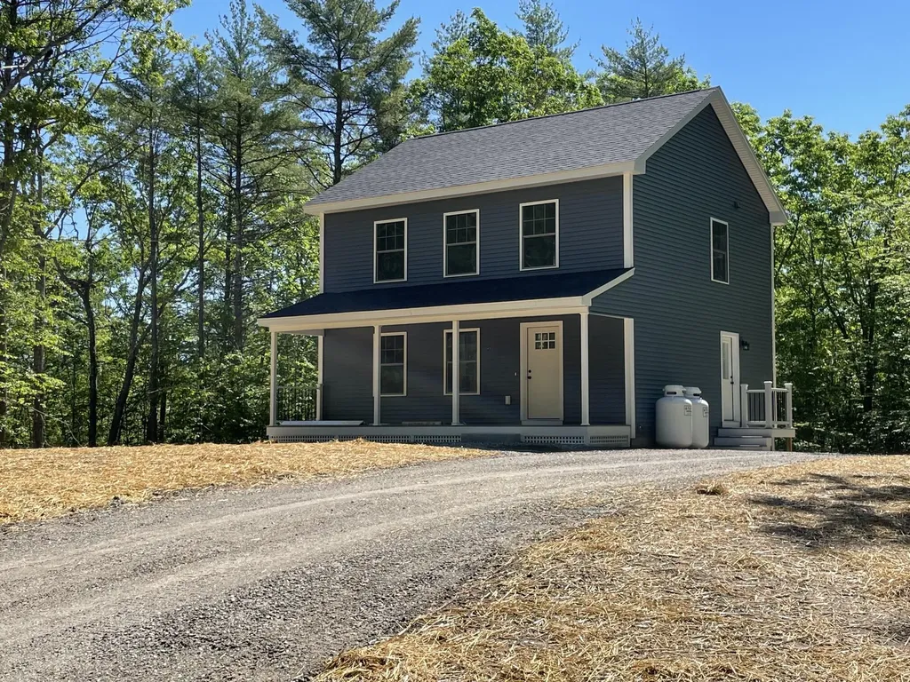 201 Dunton Road Naples ME 04055