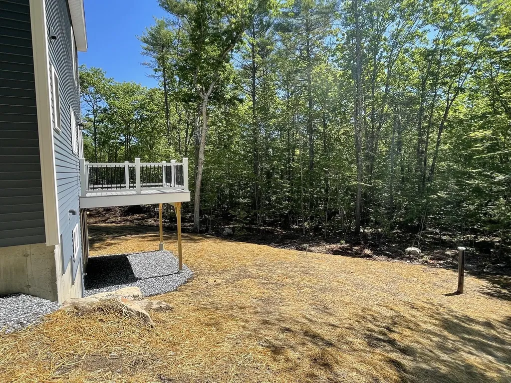 201 Dunton Road Naples ME 04055