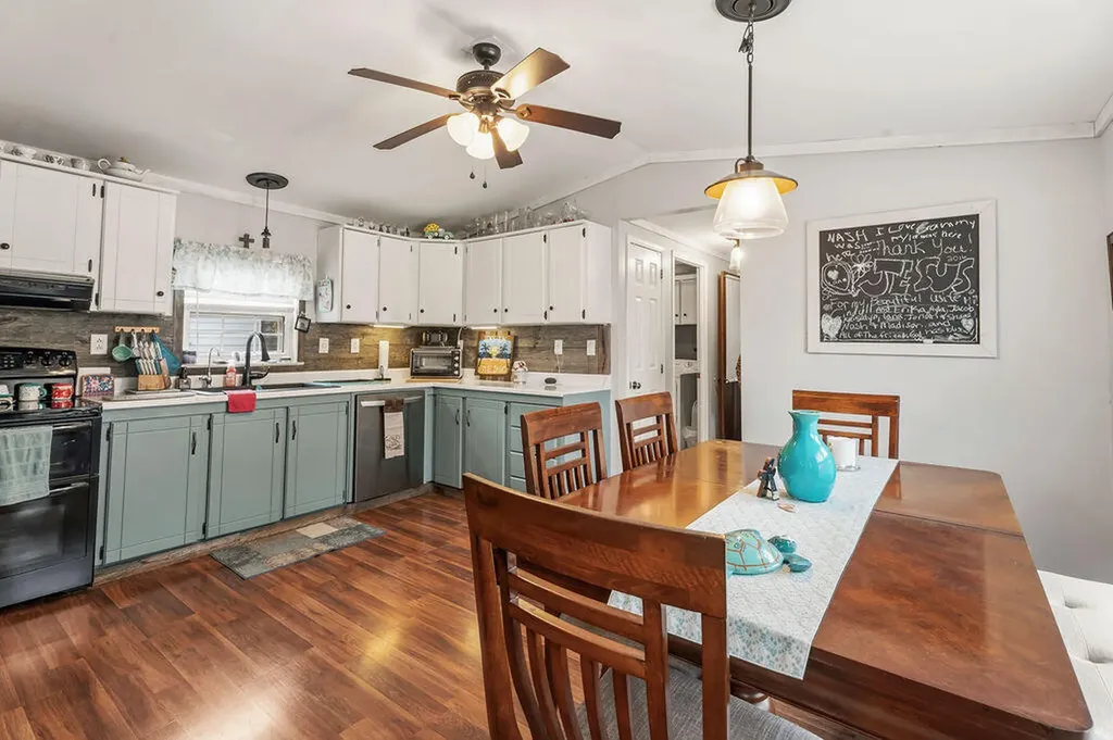 12 Merryman Road Glenburn ME 04401