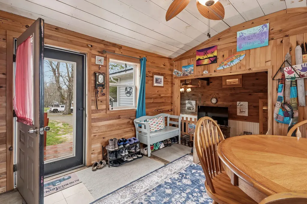 12 Merryman Road Glenburn ME 04401