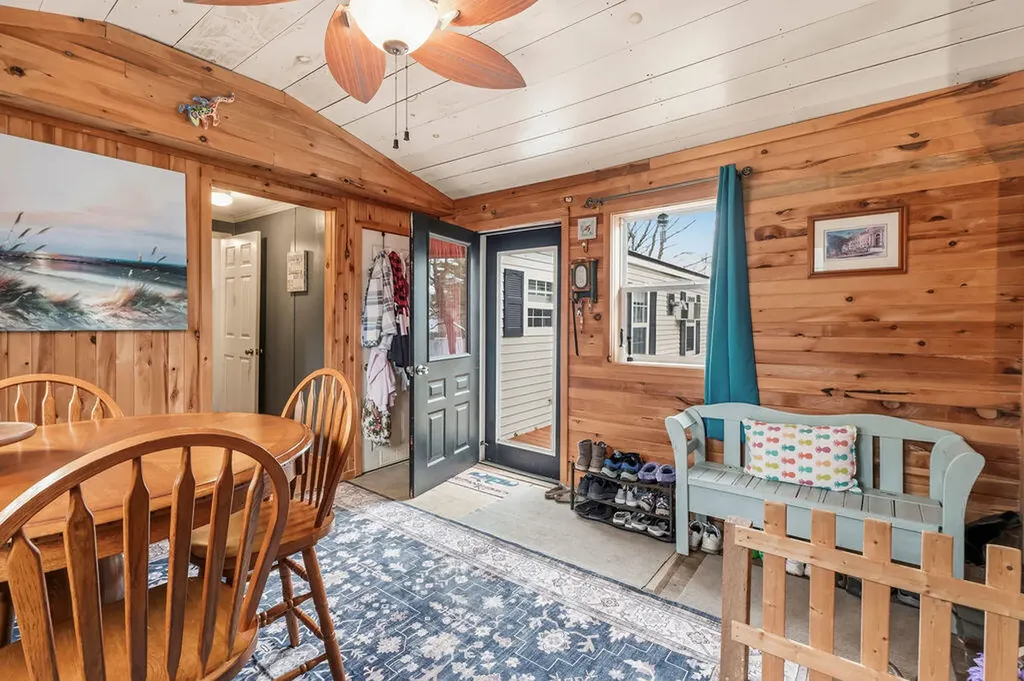 12 Merryman Road Glenburn ME 04401