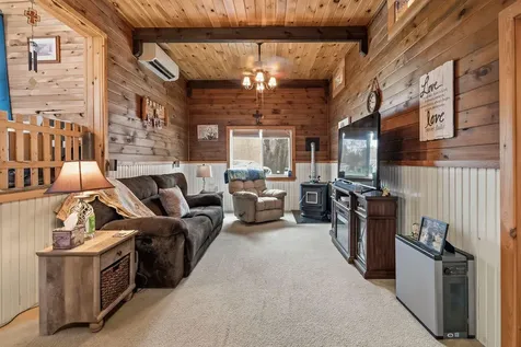 12 Merryman Road Glenburn ME 04401