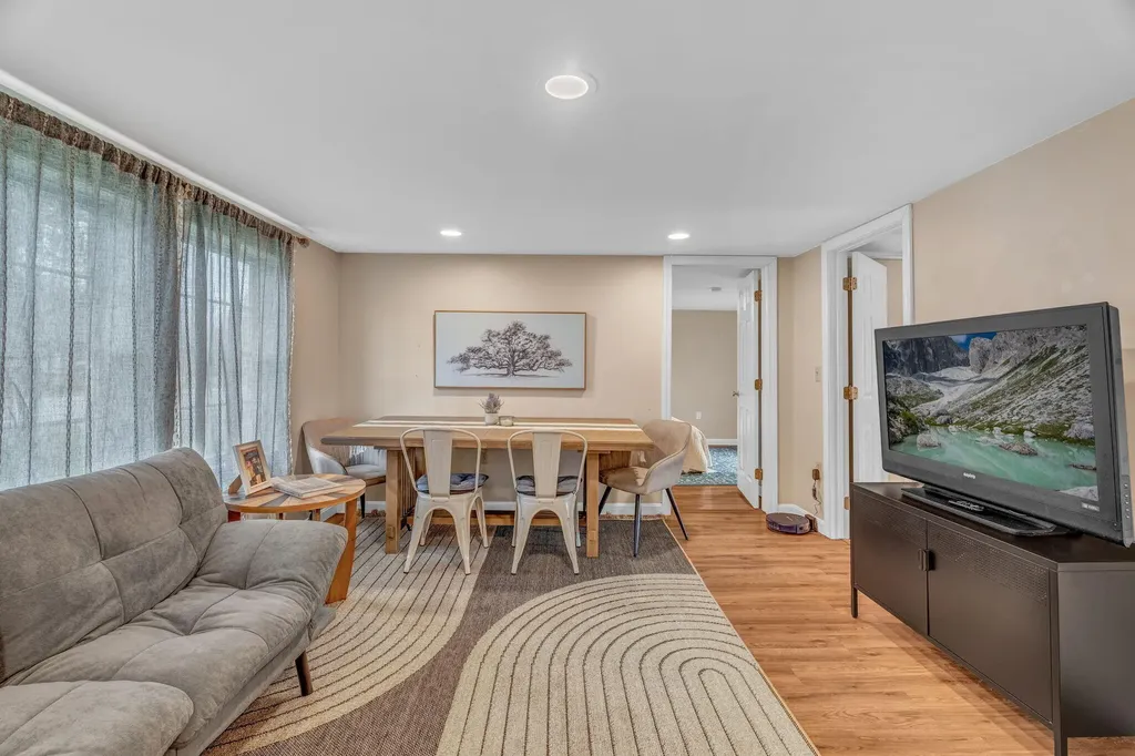 3237 Broadway Glenburn ME 04401