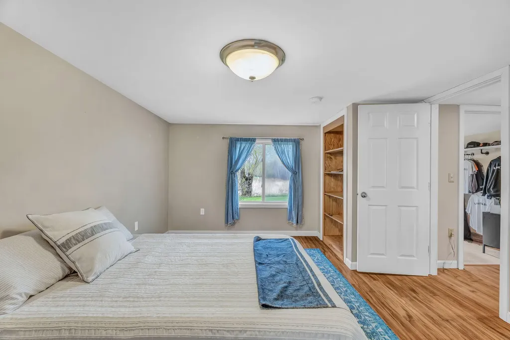 3237 Broadway Glenburn ME 04401