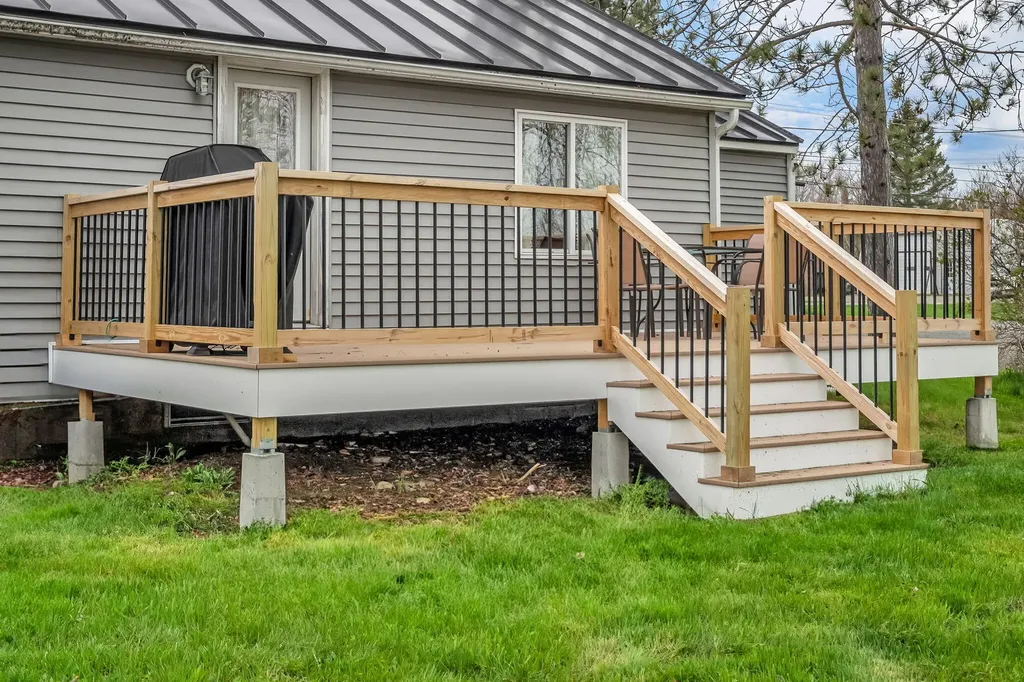 3237 Broadway Glenburn ME 04401