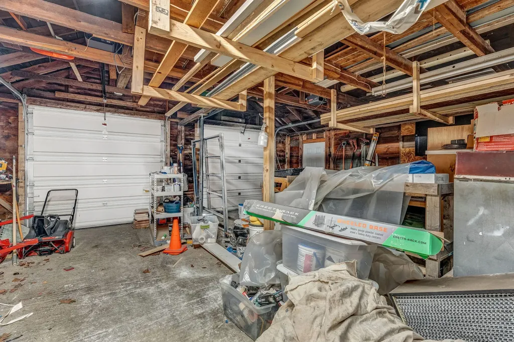3237 Broadway Glenburn ME 04401