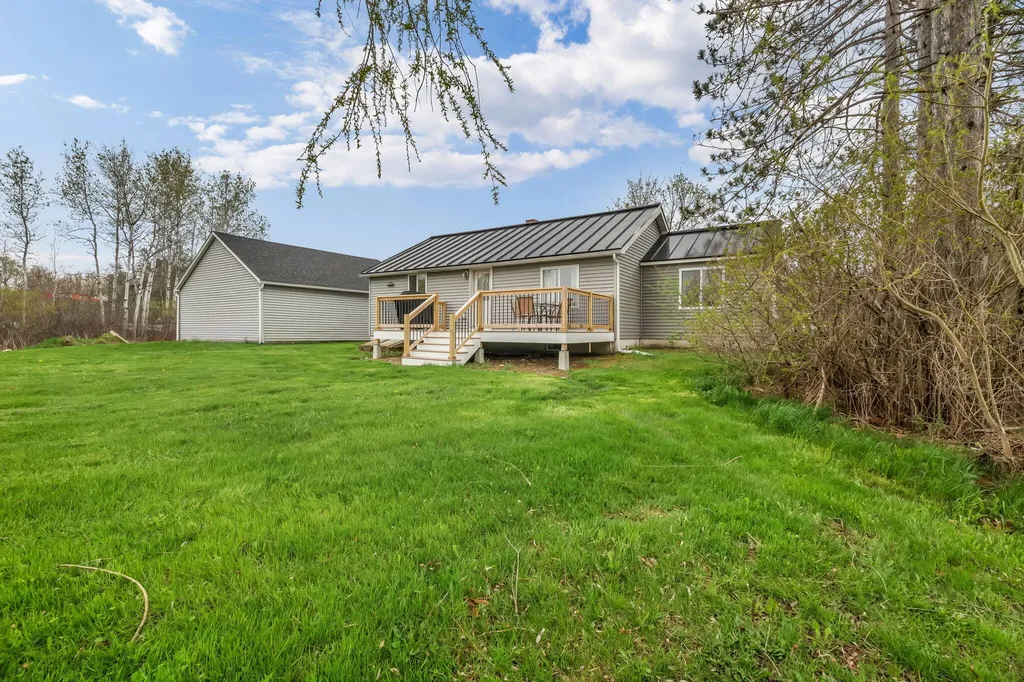 3237 Broadway Glenburn ME 04401