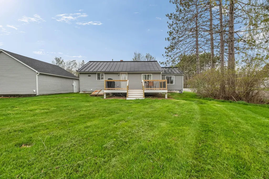 3237 Broadway Glenburn ME 04401