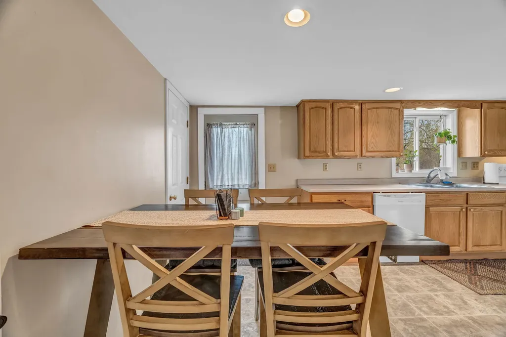 3237 Broadway Glenburn ME 04401
