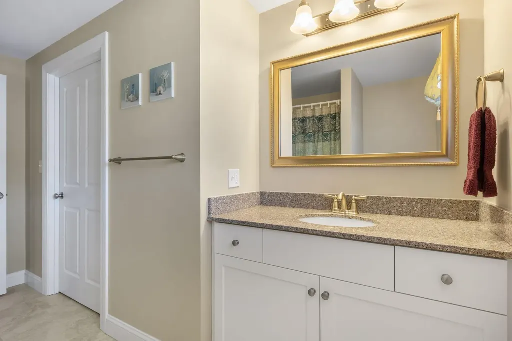10 Lexington Drive Kennebunk ME 04043