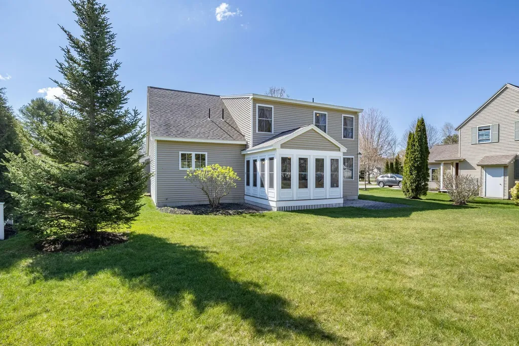 10 Lexington Drive Kennebunk ME 04043