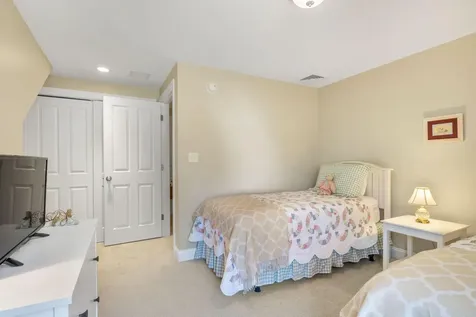 10 Lexington Drive Kennebunk ME 04043