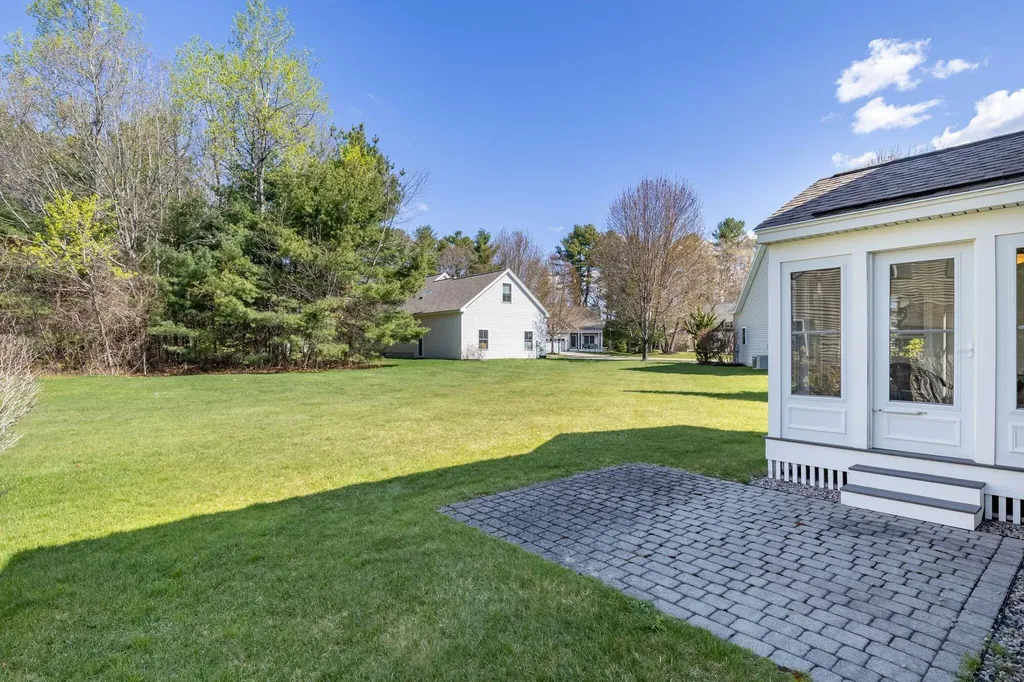 10 Lexington Drive Kennebunk ME 04043