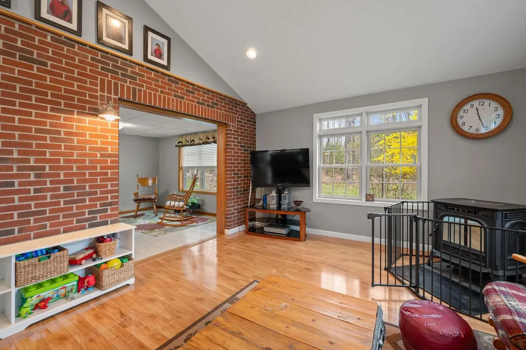 31 Axelrod Road Monmouth ME 04259