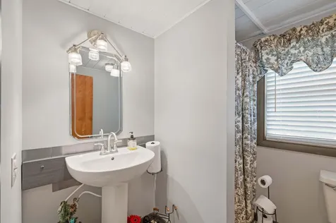 31 Axelrod Road Monmouth ME 04259
