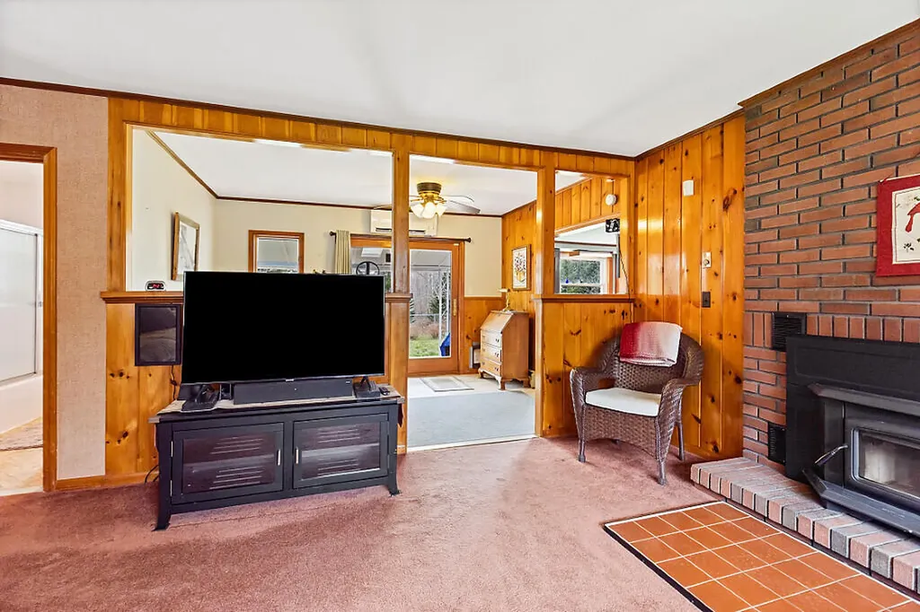 703 Hallowell Road Chelsea ME 04330