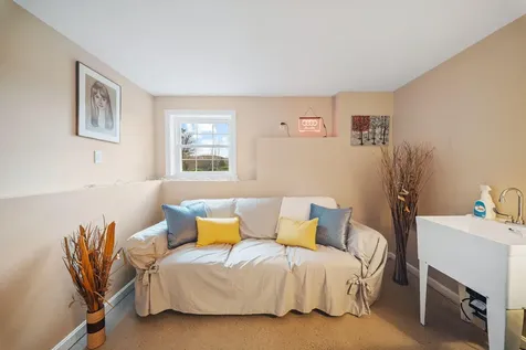 61 Kingsbury Road Holden ME 04429