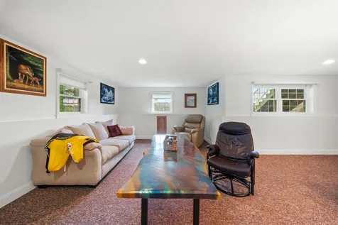 61 Kingsbury Road Holden ME 04429