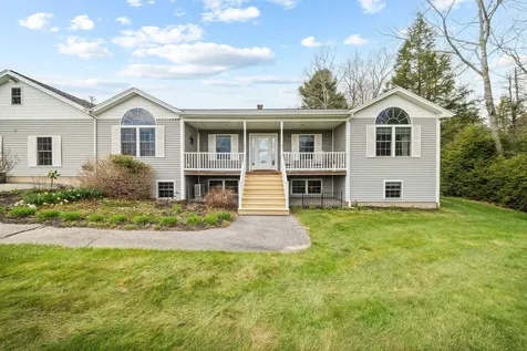 61 Kingsbury Road Holden ME 04429