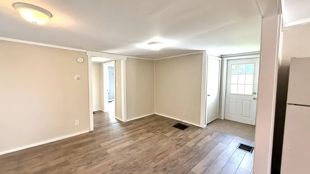 9 Lancaster Avenue Guilford ME 04443