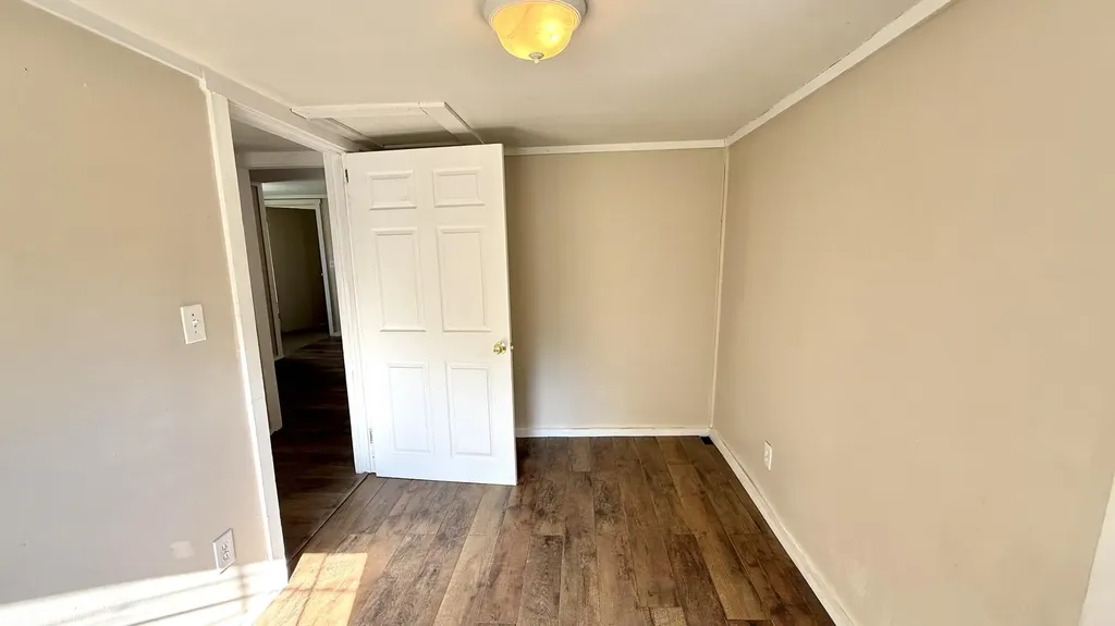 9 Lancaster Avenue Guilford ME 04443