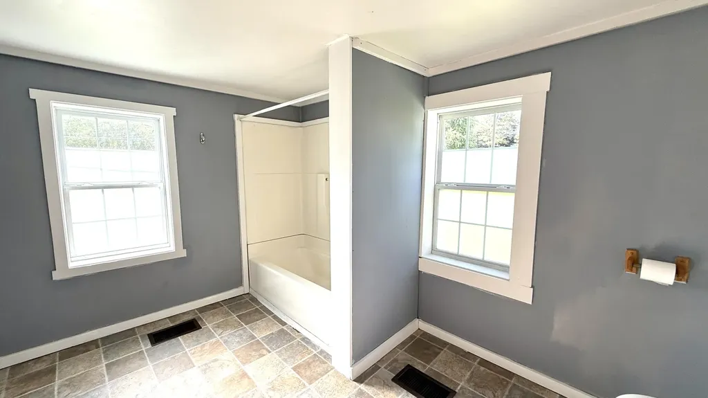9 Lancaster Avenue Guilford ME 04443