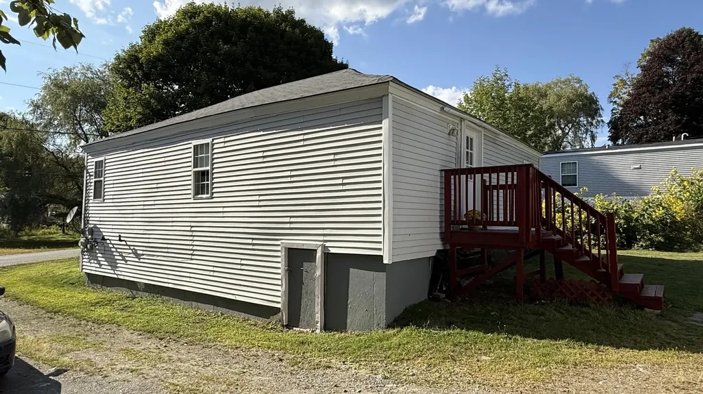 9 Lancaster Avenue Guilford ME 04443