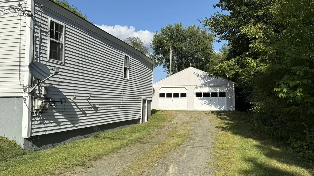 9 Lancaster Avenue Guilford ME 04443