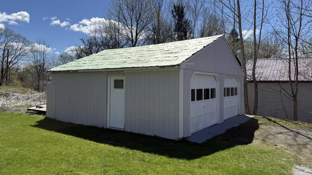 9 Lancaster Avenue Guilford ME 04443