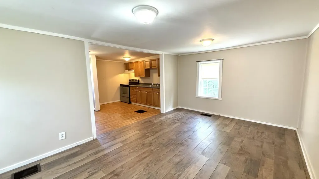 9 Lancaster Avenue Guilford ME 04443