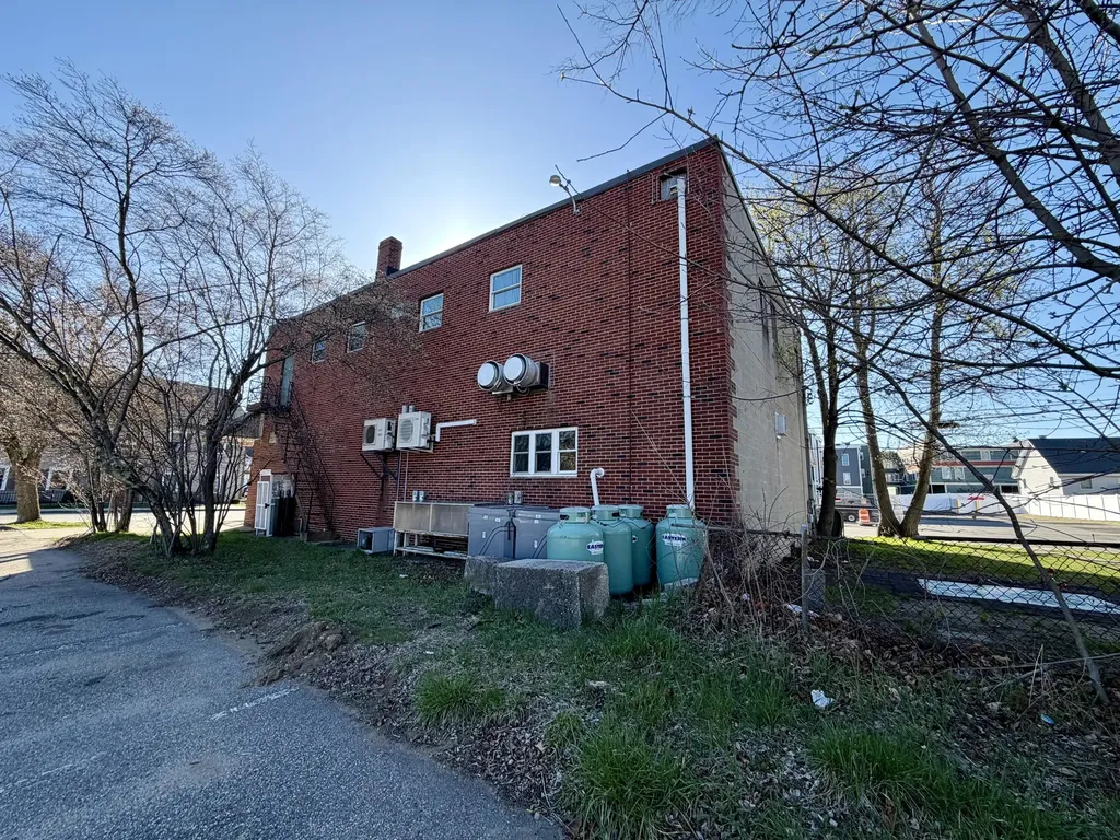 16 School Street Sanford ME 04073