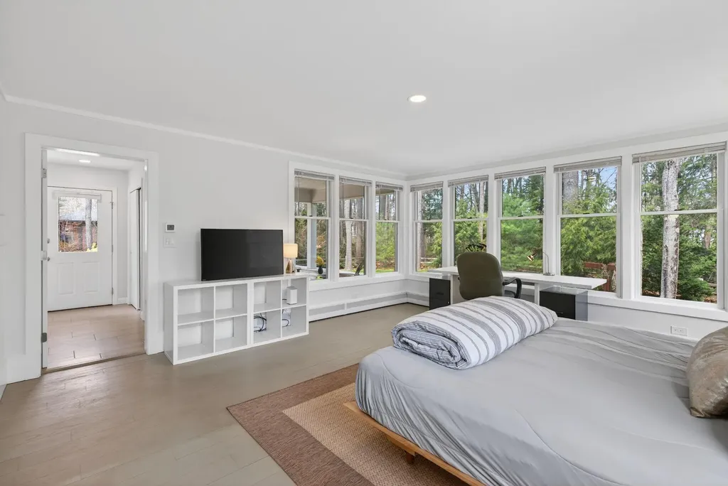 37 Meadowbrook Road Brunswick ME 04011