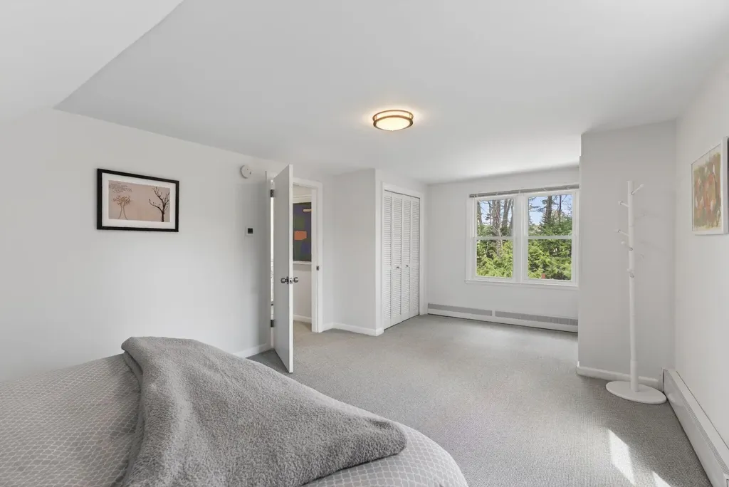 37 Meadowbrook Road Brunswick ME 04011