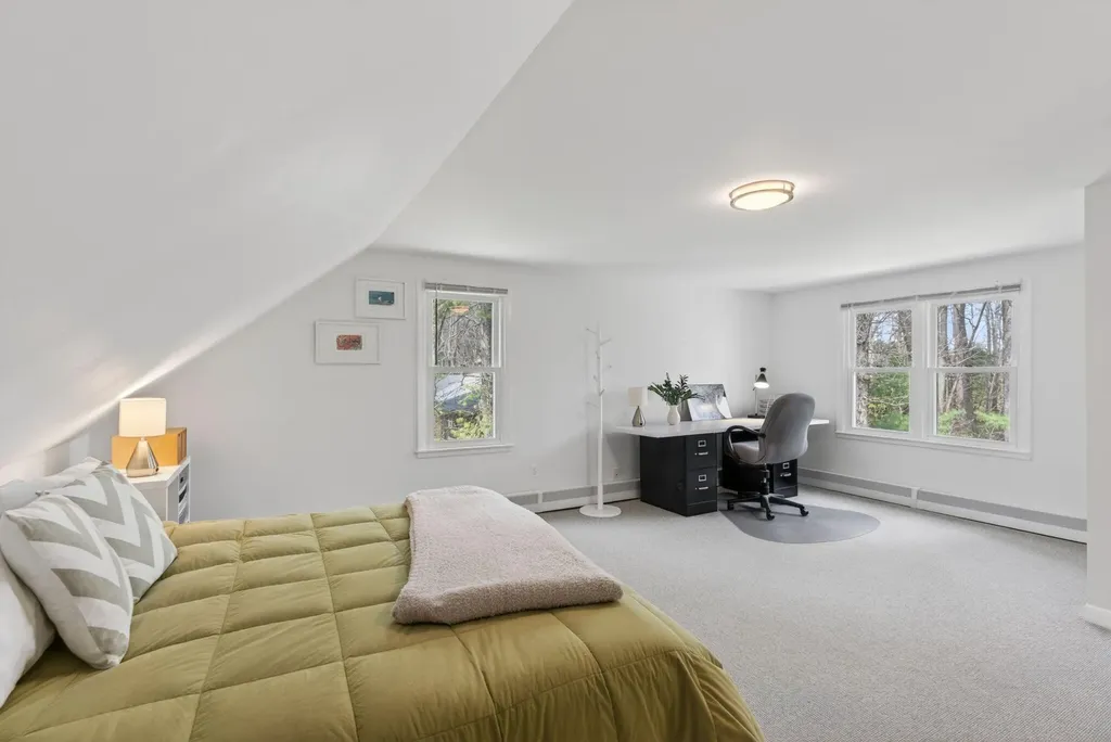 37 Meadowbrook Road Brunswick ME 04011