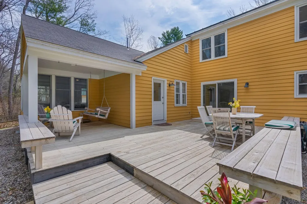 37 Meadowbrook Road Brunswick ME 04011