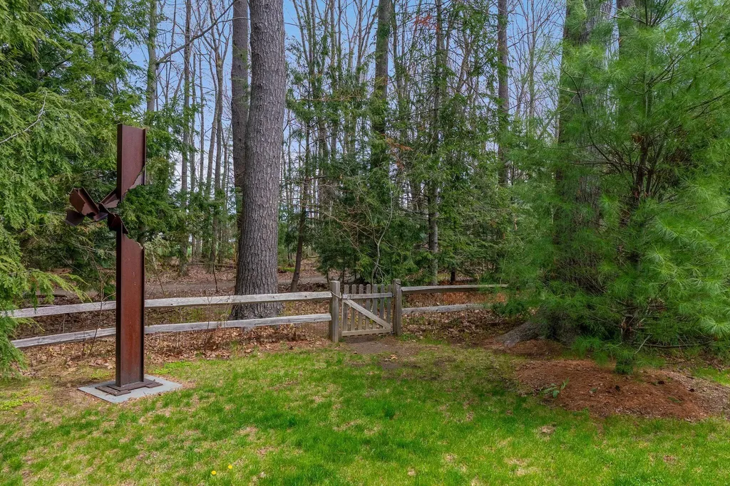 37 Meadowbrook Road Brunswick ME 04011