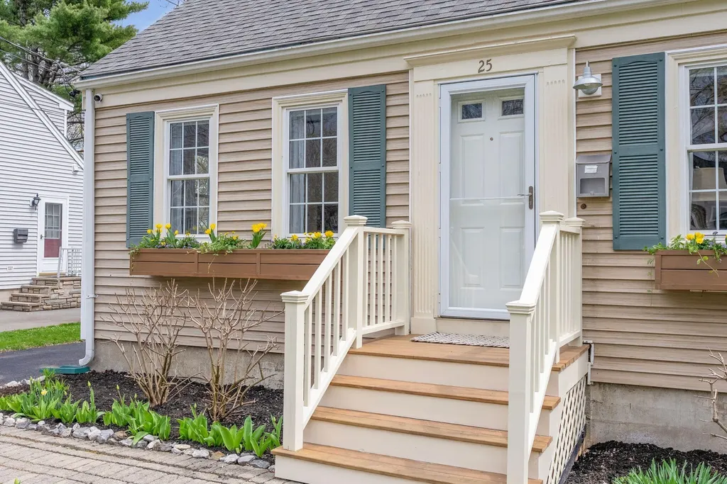 25 Hall Street Portland ME 04103