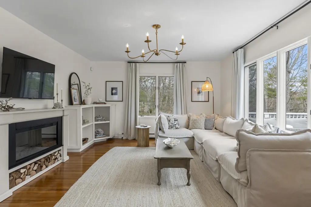 176 Shore Road York ME 03902