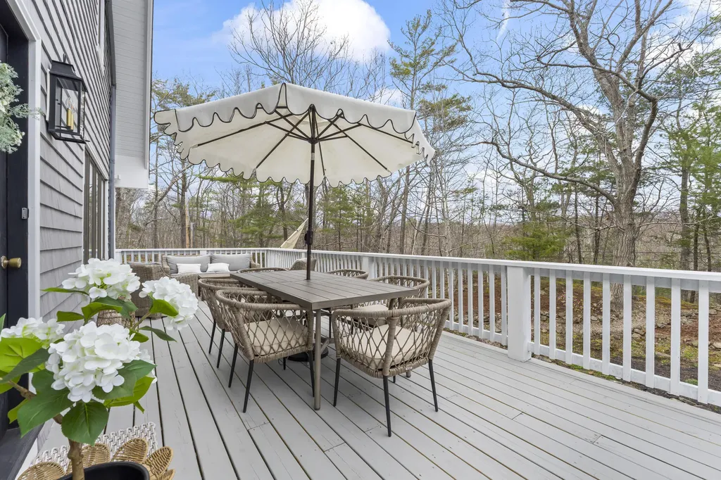 176 Shore Road York ME 03902