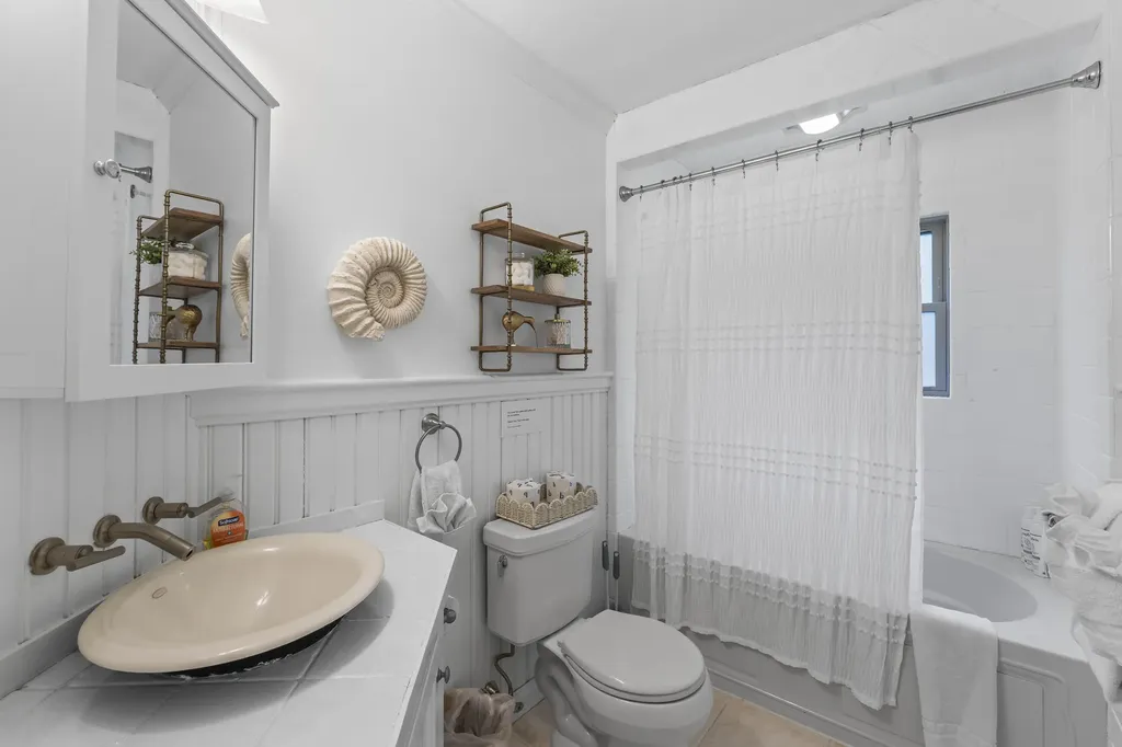 176 Shore Road York ME 03902