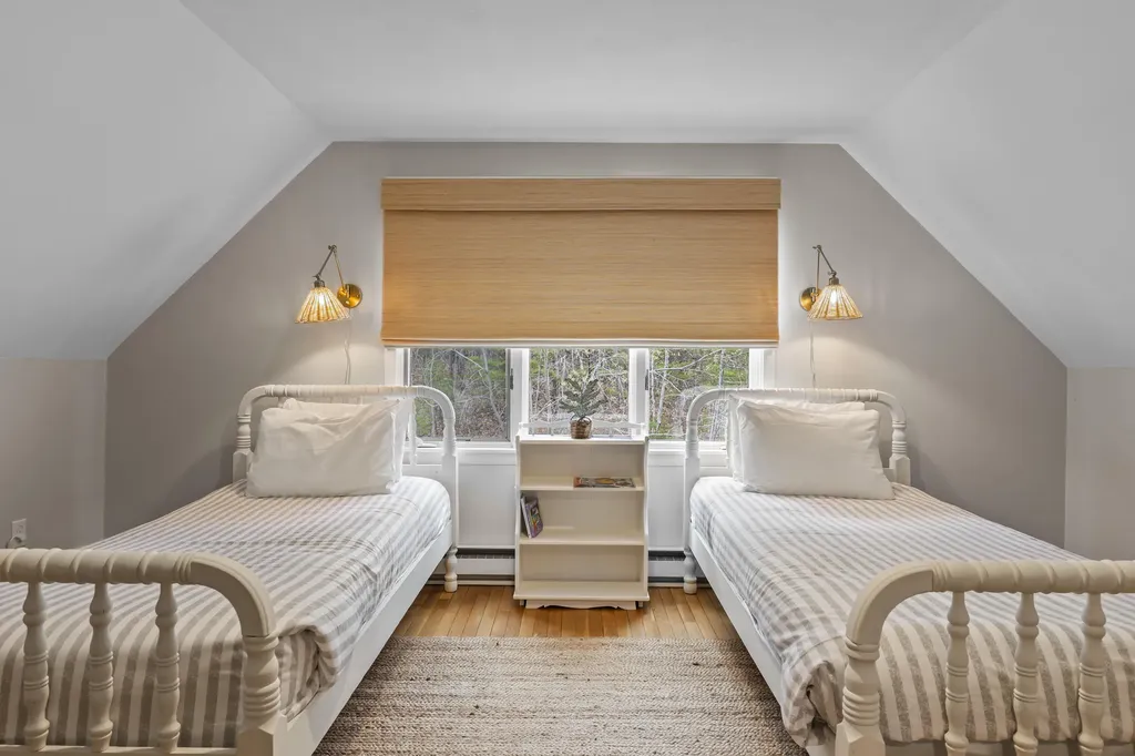 176 Shore Road York ME 03902