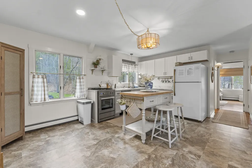 176 Shore Road York ME 03902