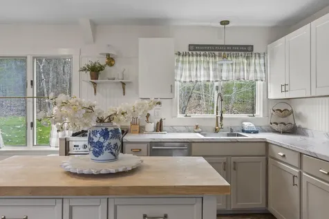 176 Shore Road York ME 03902