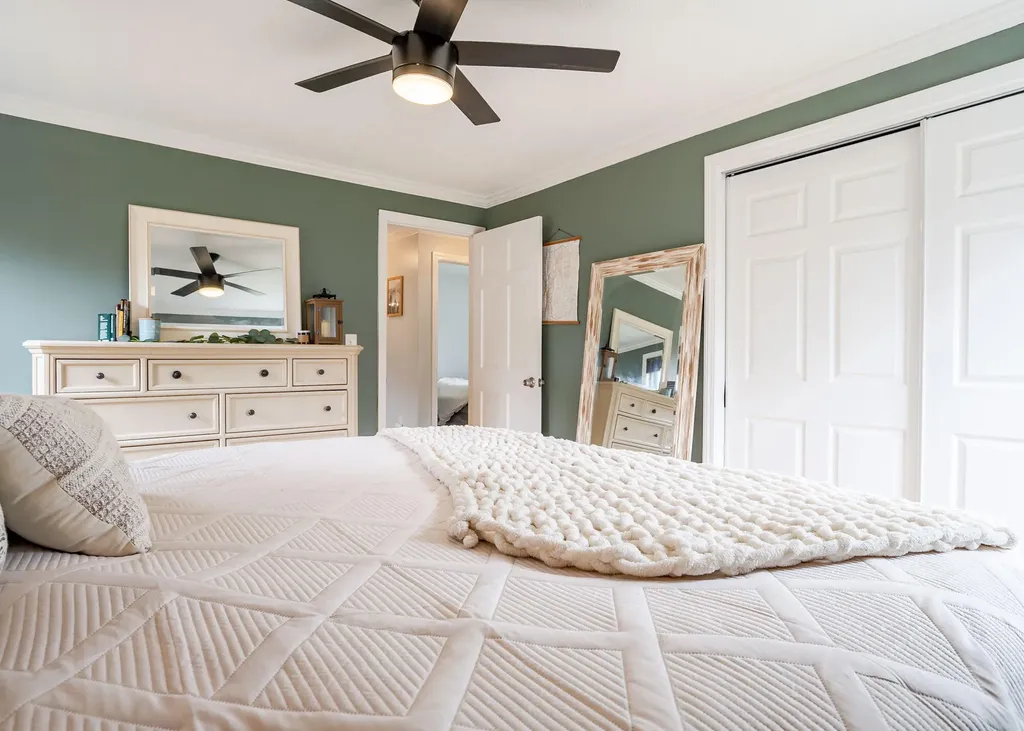 17 Christopher Road Gorham ME 04038