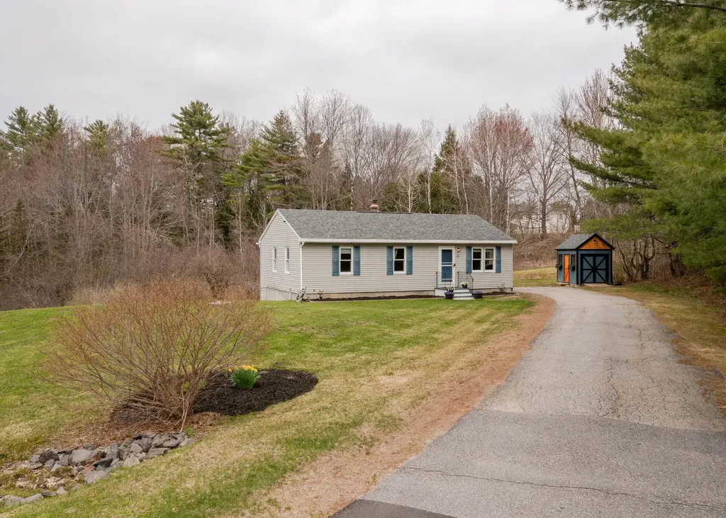 17 Christopher Road Gorham ME 04038