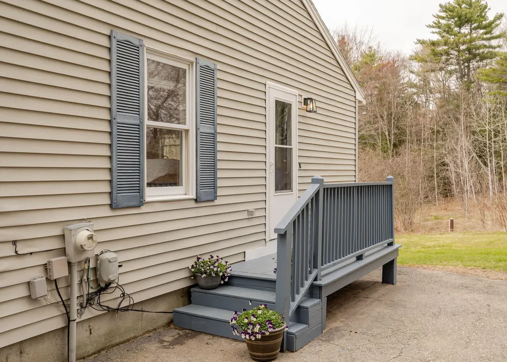 17 Christopher Road Gorham ME 04038