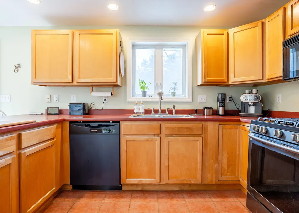 20 Morgan Lane Cumberland ME 04021
